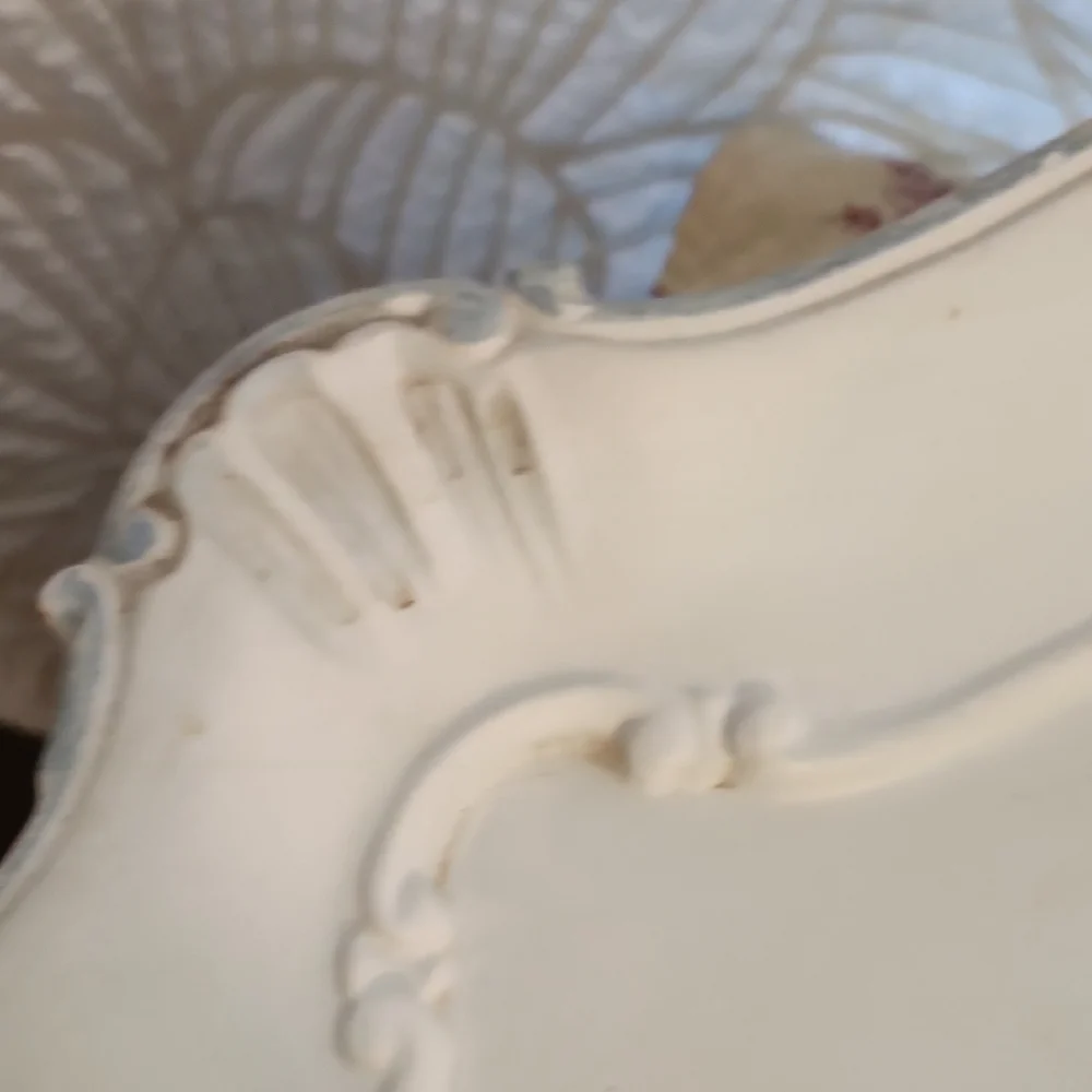 Lenox Swedish Lodge Wood Tray | Distressed Scalloped 19